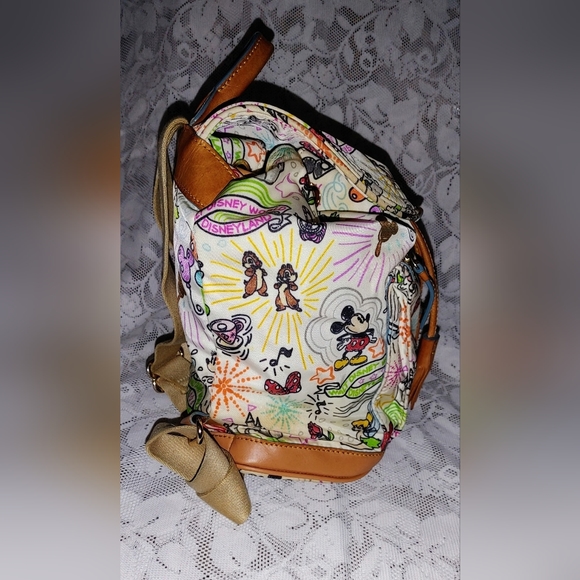 HTF Dooney and Bourke Sketch Backpack Purse - Picture 4 of 9